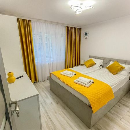 Loghin Residence Suceava Bagian luar foto