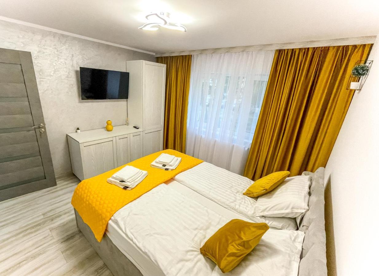 Loghin Residence Suceava Bagian luar foto