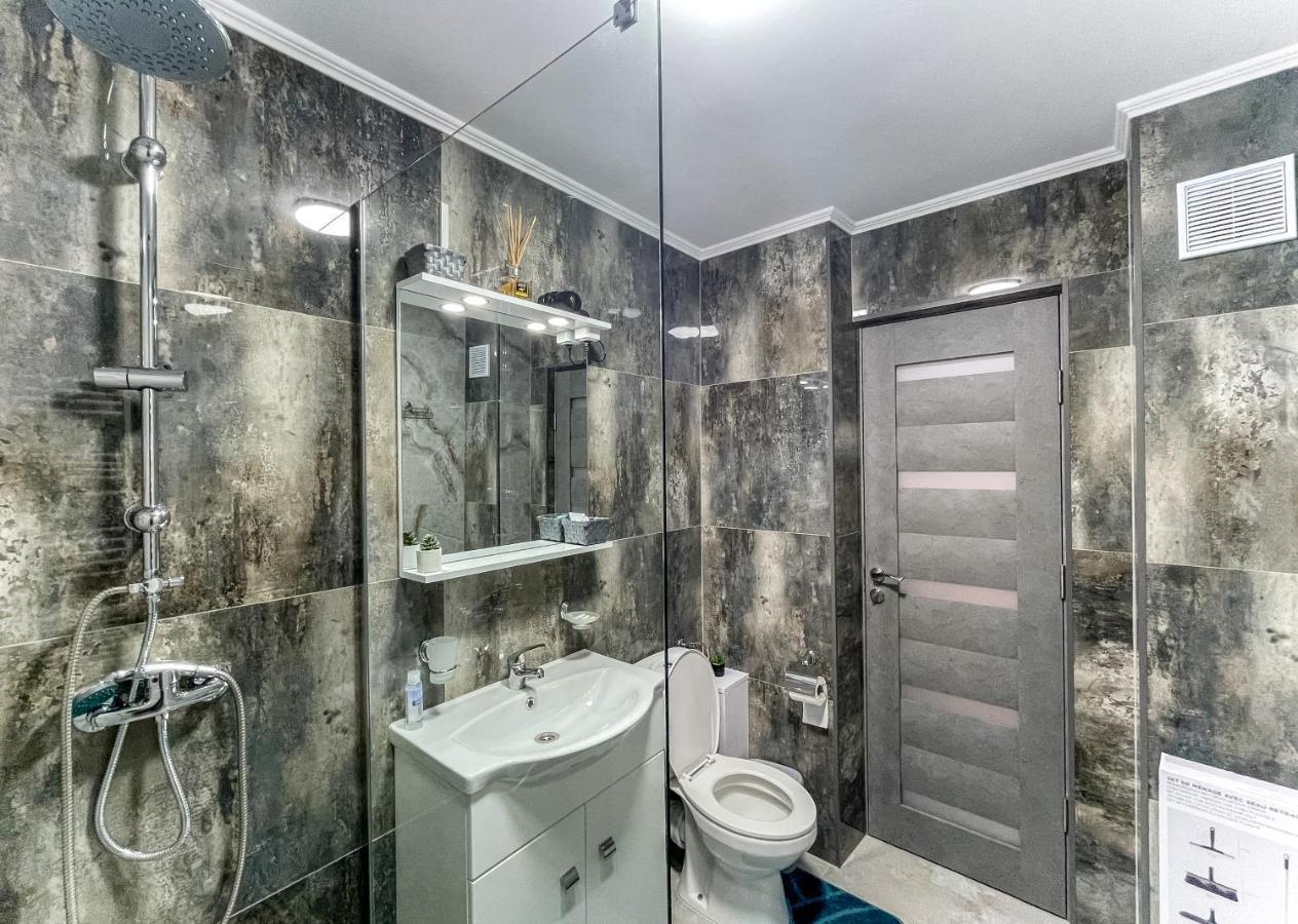 Loghin Residence Suceava Bagian luar foto